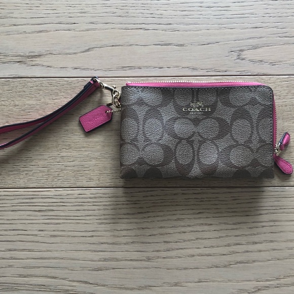 Coach wristlet - Picture 2 of 4